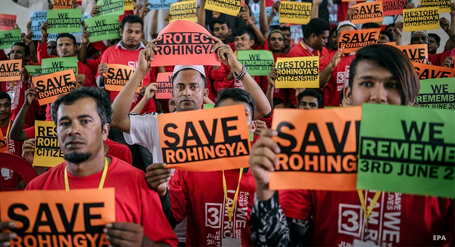 041_MinorityConsult_hp